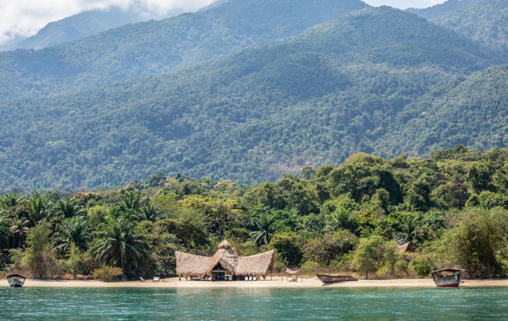 Mahale Mountains Safaris — Tanzania safari, Extenterra Safari's